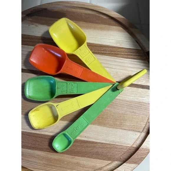 Tupperware Measuring Spoons Set 5 Vintage 1970s Plastic Yellow Green Orange - Picture 4 of 4